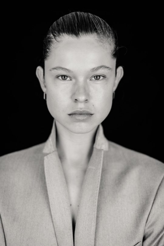 Model Iris Landstra in fotostudio in Utrecht